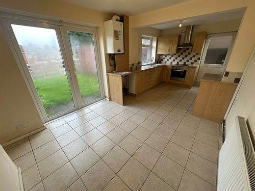 *B.C.H*-3 Bed Semi Detached Home-Badsey Rd, OLDBURY-Walking Distance to St James Primary School