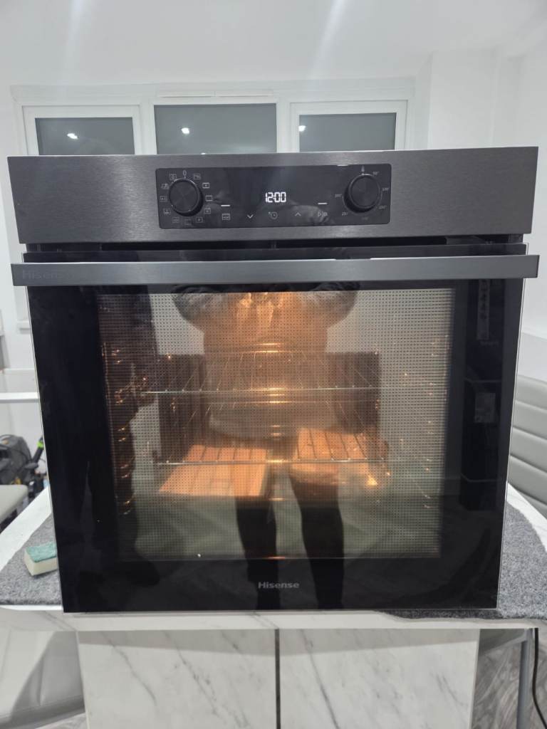 HISENSE BUILT IN SINGLE OVEN 