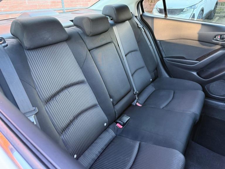 MAZDA MAZDA3 2.2 SKYACTIV-D Sport Nav 2015