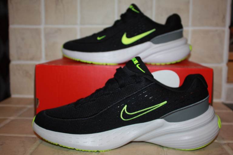 Nike Uplift SC in Black/Volt Glow/Pure Platinum Colourway Size UK 8 **NEW**