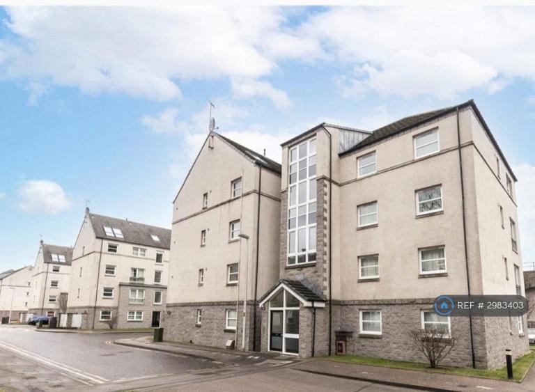 2 bedroom flat in South College Street, Aberdeen, AB11 (2 bed) (#2983403)