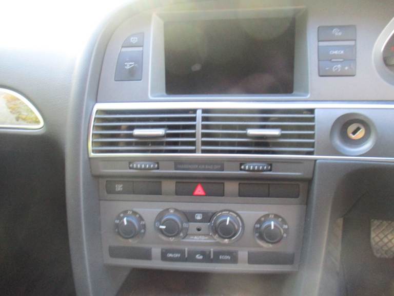 AUDI A6 2.4 SE PETROL 6 SPEED MANUAL. LOW MILEAGE. FULL SERVICE HISTORY.