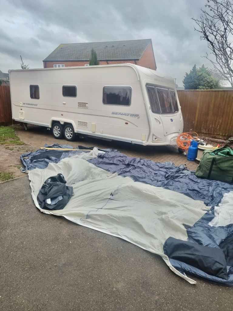 BAILEY TWIN AXLE FIXED BED END LARGE BATHROOM NEW COND + EXTRASS