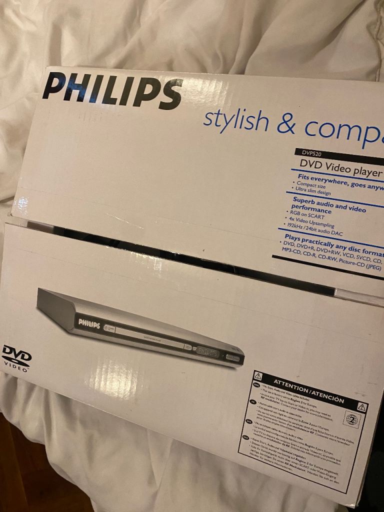 Philips dvd player in box with remote