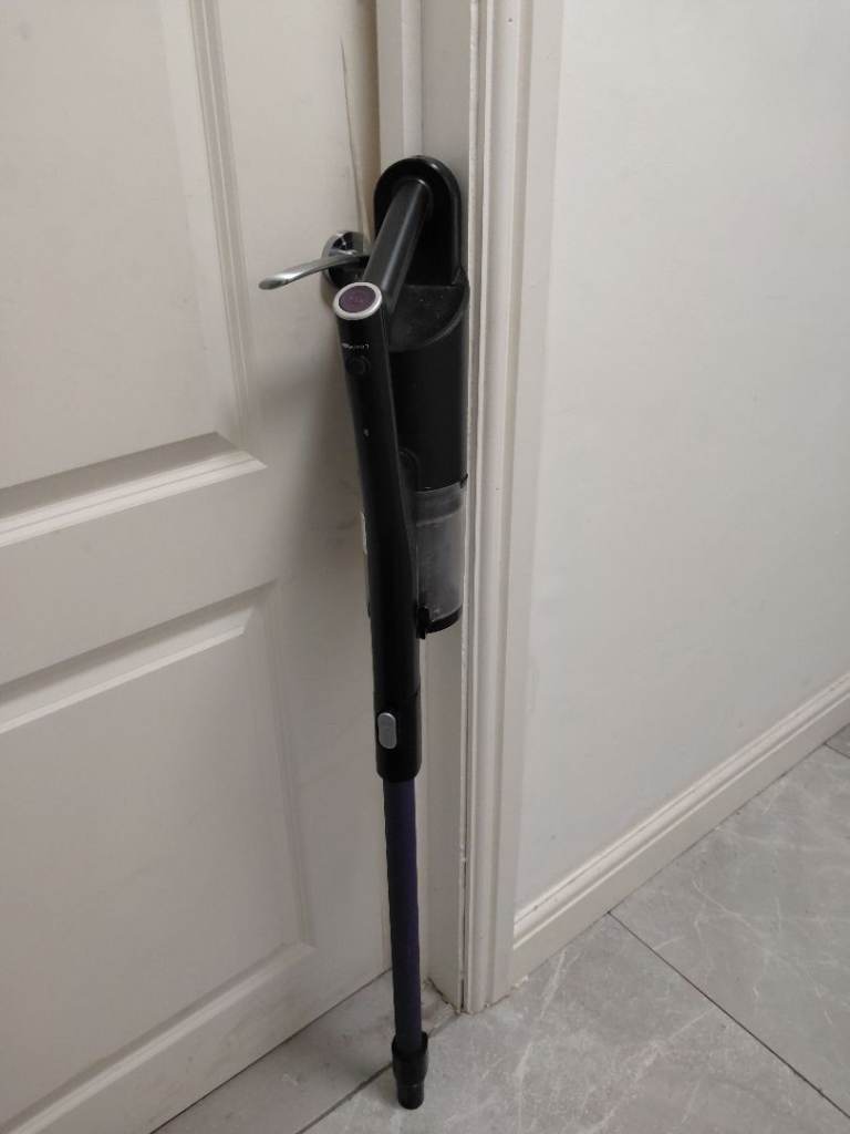 Black Cordless Stick Vacuum Cleaner - Fair Condition