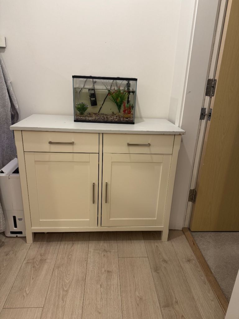 Free sideboard unit 