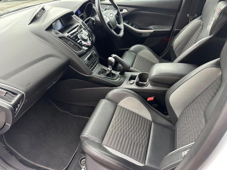 2013 Ford Focus 2.0T EcoBoost ST-2 Euro 5 (s/s) 5dr HATCHBACK Petrol Manual