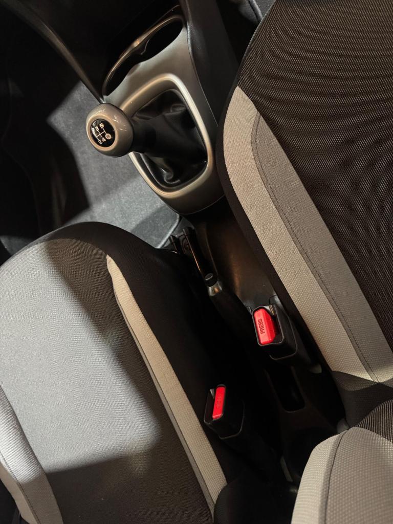 2015 Toyota AYGO 1.0 VVT-i x-play Euro 5 5dr Euro 5 HATCHBACK Petrol Manual