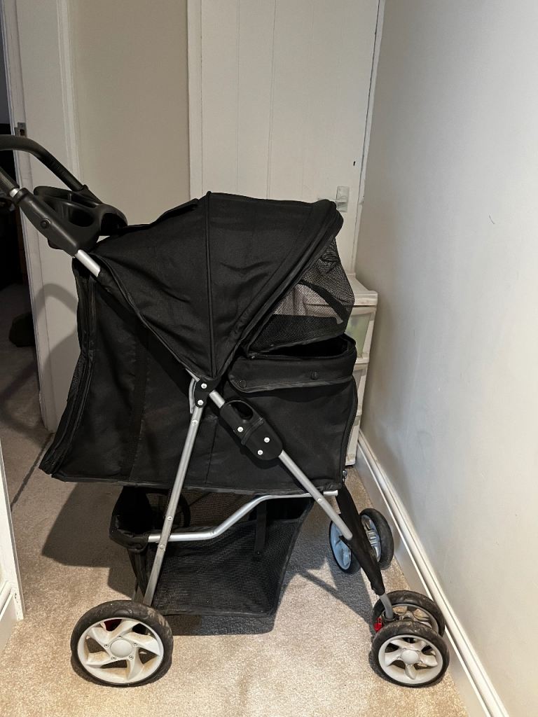 Dog stroller 