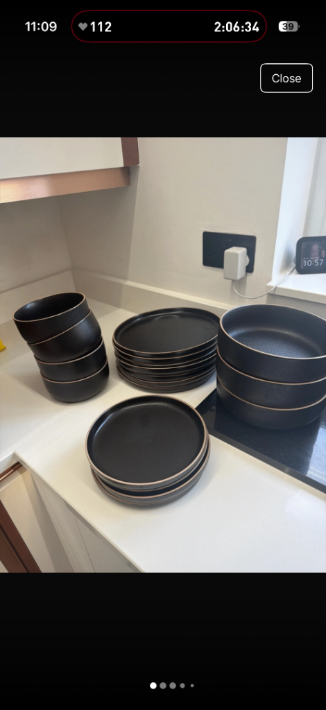 Black plate and cutlery set 