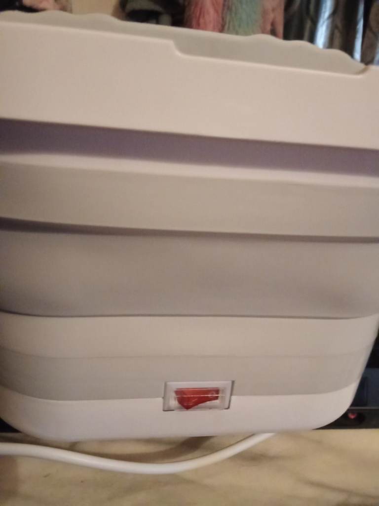 Electric foldable foot spa and massager 