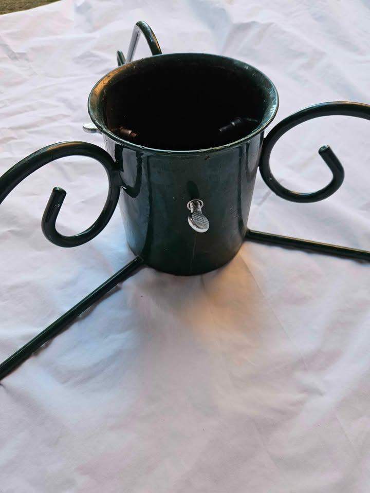Green Metal Christmas Tree Stand – Good Condition