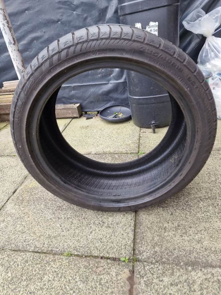 near new tyre 235/40/18