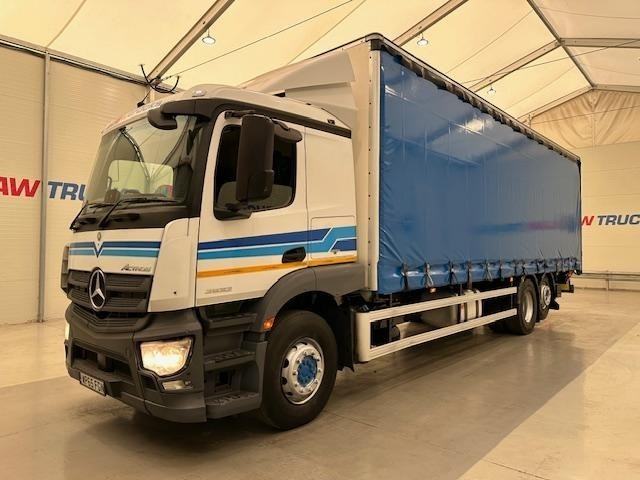 Mercedes Actros 2532 6x2 Sleeper Cab Curtainsider  