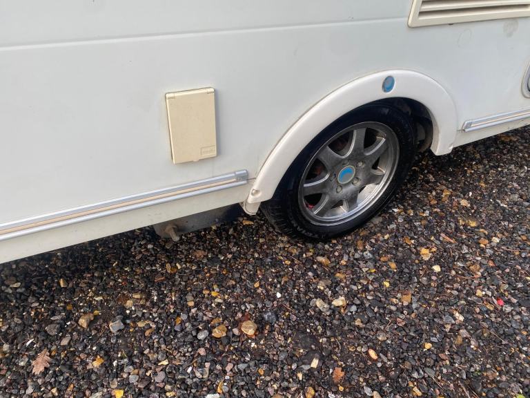 LUNAR ARIVA - 2008 - 2 BERTH - END KITCHEN - MOVER - 