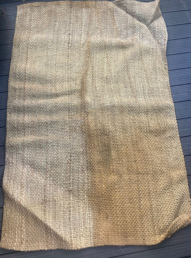 Free woven jute rug