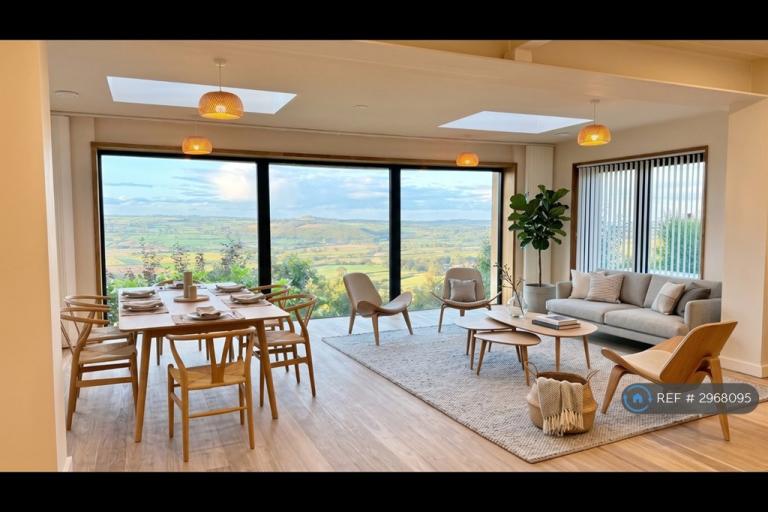 4 bedroom house in Leeds Road, Upper Pool In Wharfedale, LS21 (4 bed) (#2968095)