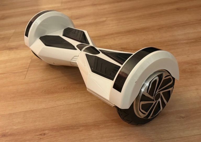 White 8.5” Bluefin Lamborghini Hoverboard Segway-Bluetooth LED Lights, 700W Rare