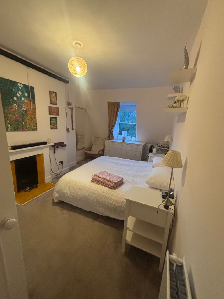 Fully furnished 2 bedroom flat Hillhead