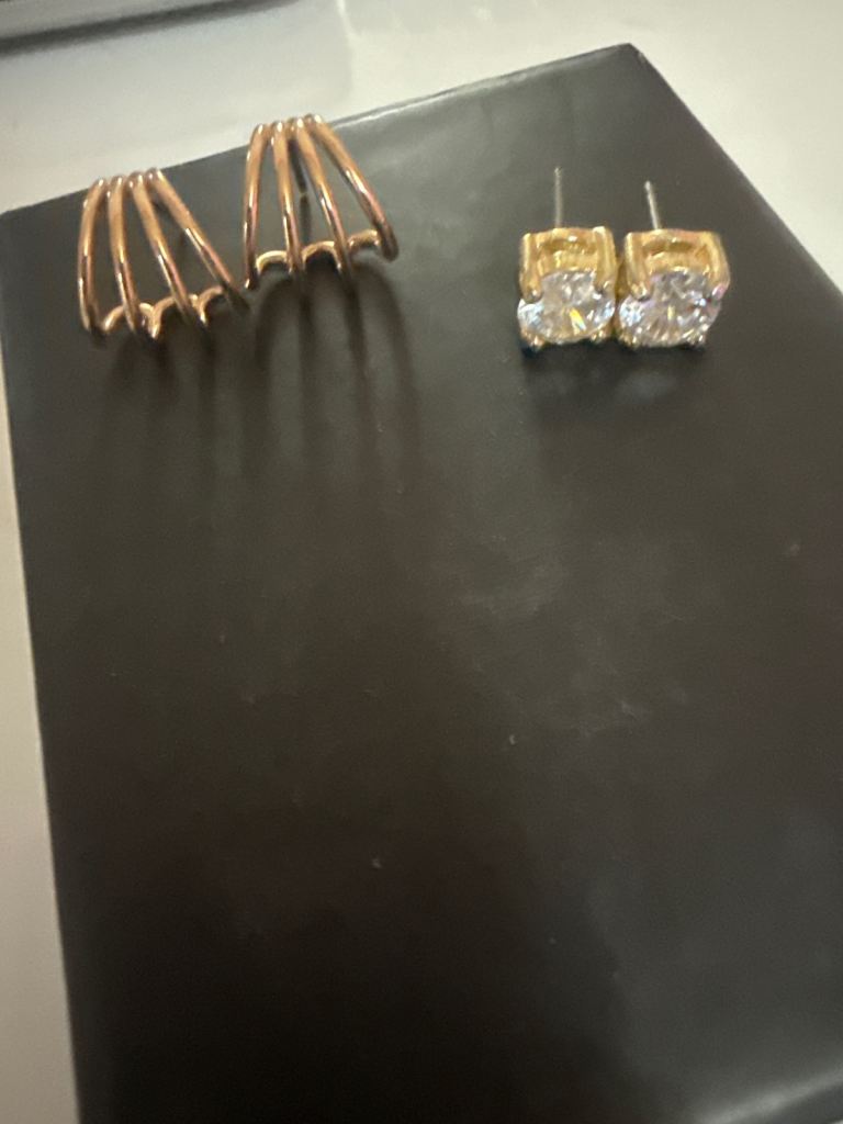 Gold Coloured Stud Earrings with Clear Stones – Almost New