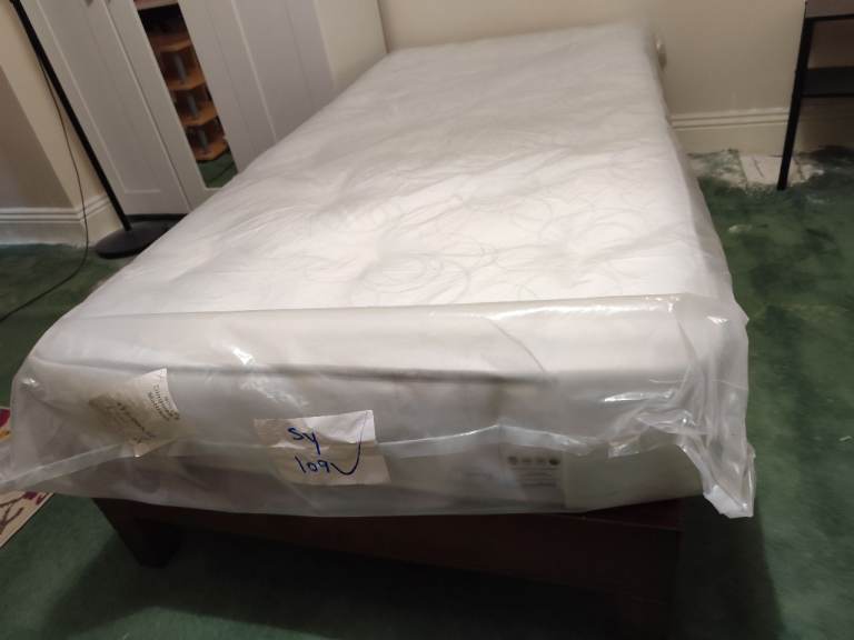 Brand new Dreams Workshop Dingwall Traditional Spring Mattress single + wooden platform bed