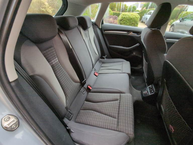 Audi A3 e-tron, Hatchback, 2015, Semi-Auto, 1395 (cc), 5 doors