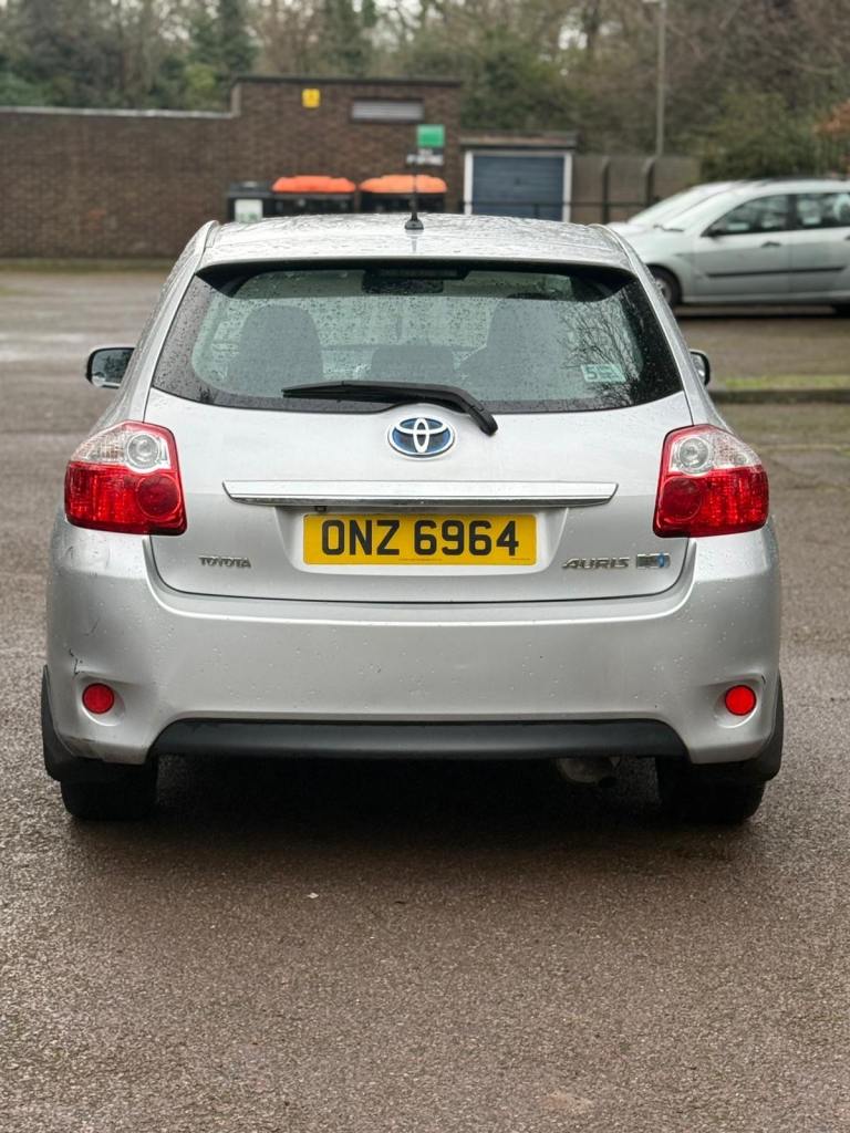 TOYOTA AURIS HYBRID, CHEAP CAR , AUTOMATIC, NEW DRIVER, VERY NICE CAR 