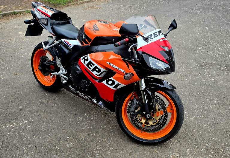 Honda CBR 1000cc Fireblade 