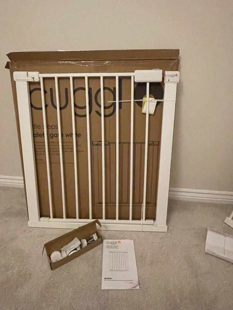 Cuggl White Baby Safety Gate - New in Box