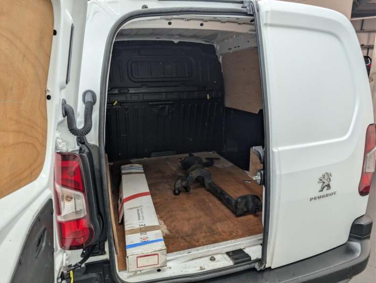 2021 Peugeot Partner 1.5 1.5 BlueHDi 1000 Professional Premium Standard Panel Van 5dr Diesel Man ...