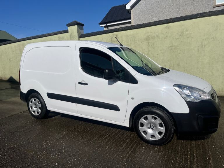 2019 Peugeot partner 100bhp professional 1.6 hdi * 1 Owner * fsh