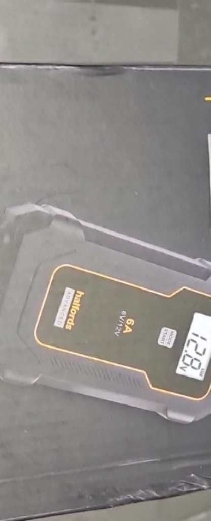 Halfords Black & Grey 6A Smart Battery Charger