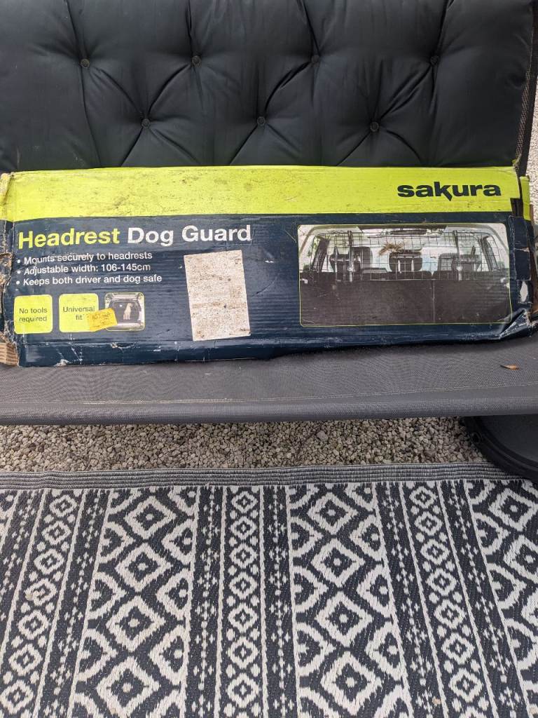 Universal car dog guard 