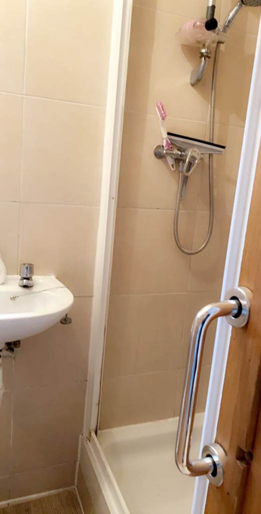 (ALL BILLS INCLUDED & AVAILABLE NOW) ..NICE BIG DOUBLE Room in REDBRIDGE, IG1 3SS for £690pcm