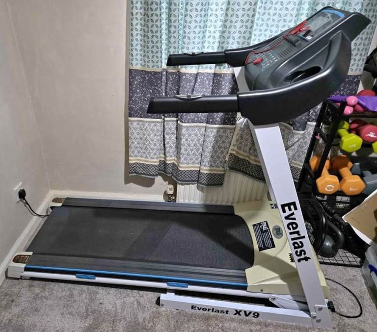 Everlast XV9 Incline Treadmill (can deliver)