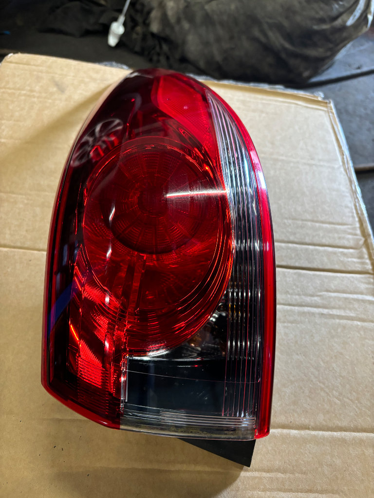 Passenger tail light mazda 6 