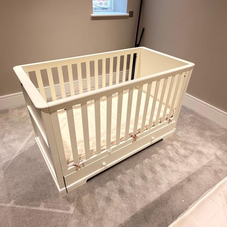 Free excellent high quality  heavy  cot turn cot bed 
