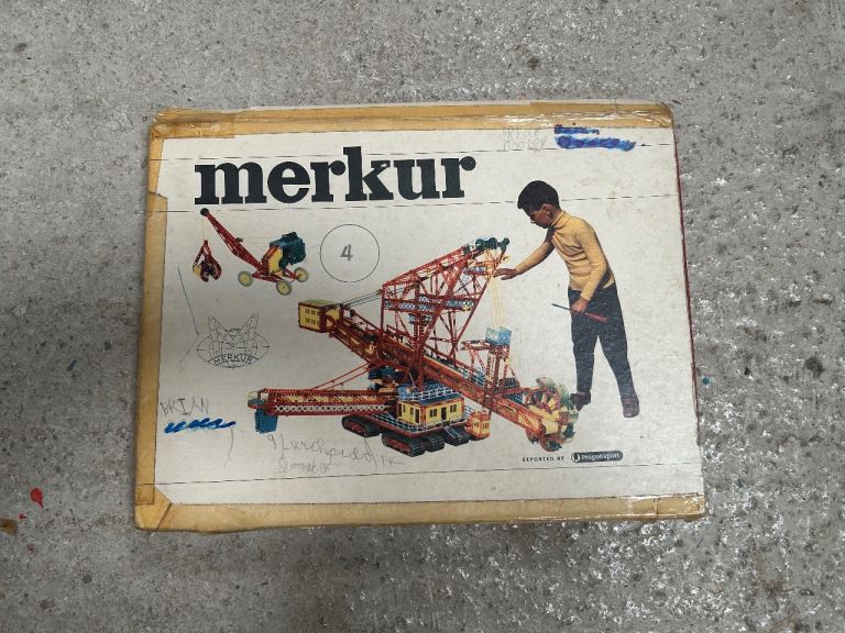 Merkur 4 Construction Set.