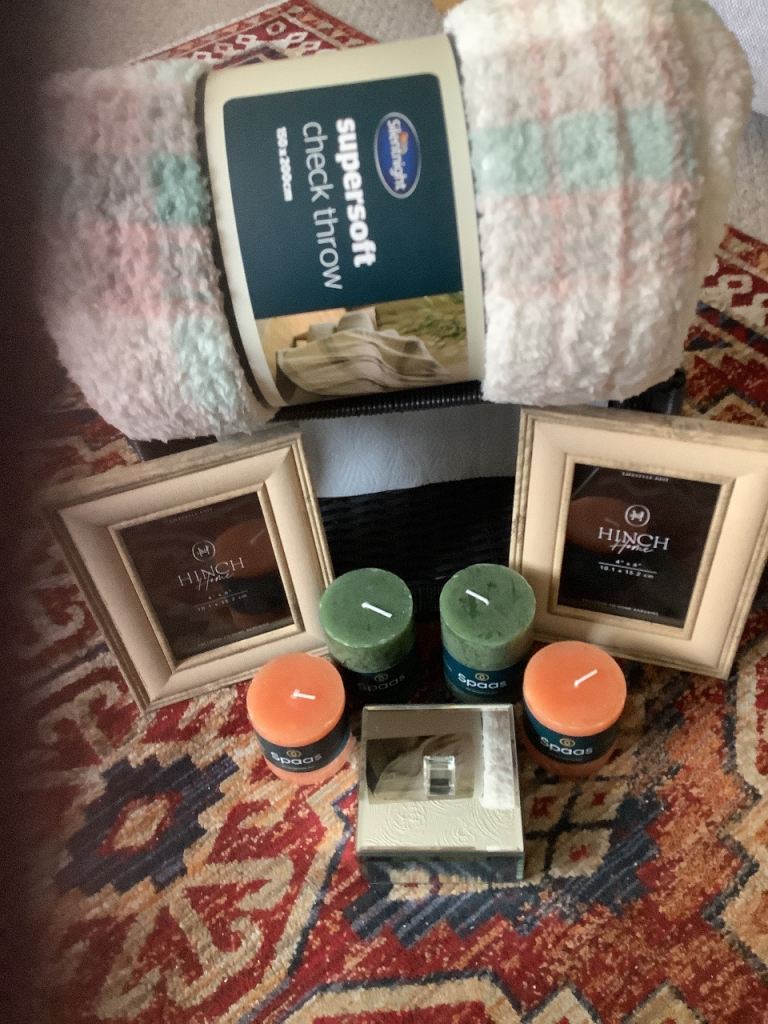  selection of New candles/frames /cosy throw