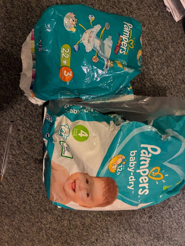 Pampers nappies size 3 and size 4 - opened packs 