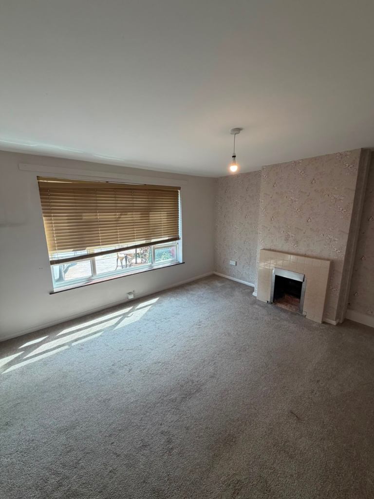 Newly Refurbuished Three Bedroom house with garden and free parking for rent , Ready 