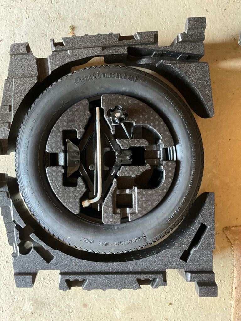 Land Rover Evoque Spare Wheel, Tool Insert & Carriers LR128155 & LR128157