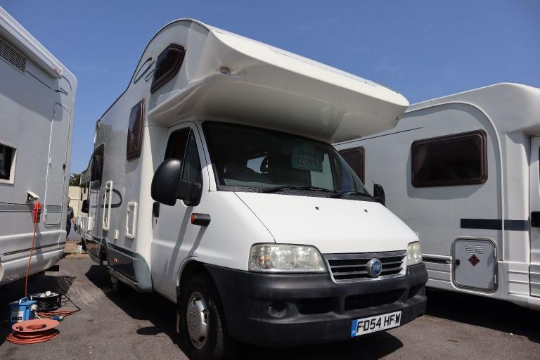 Lunar Champ A520 4 berth , 25000 miles  DIESEL MANUAL 2005/54