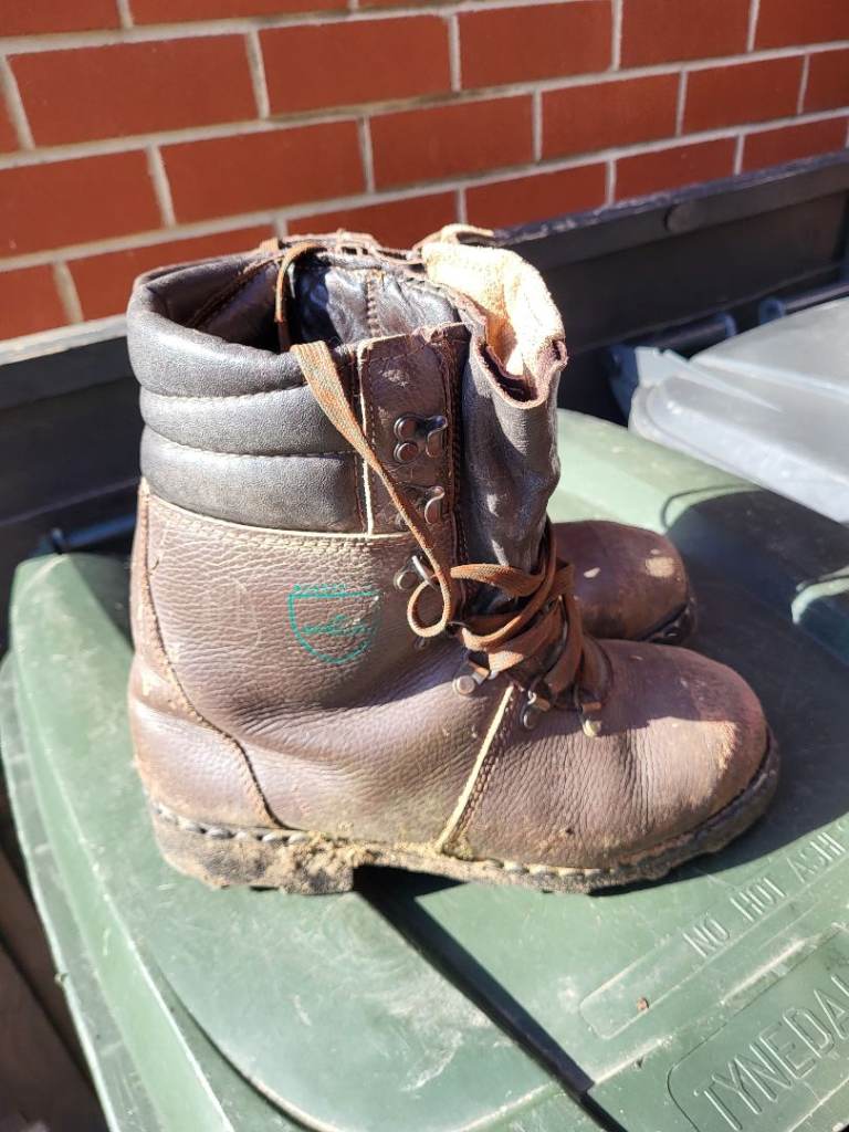 Chainsaw boots uk 9