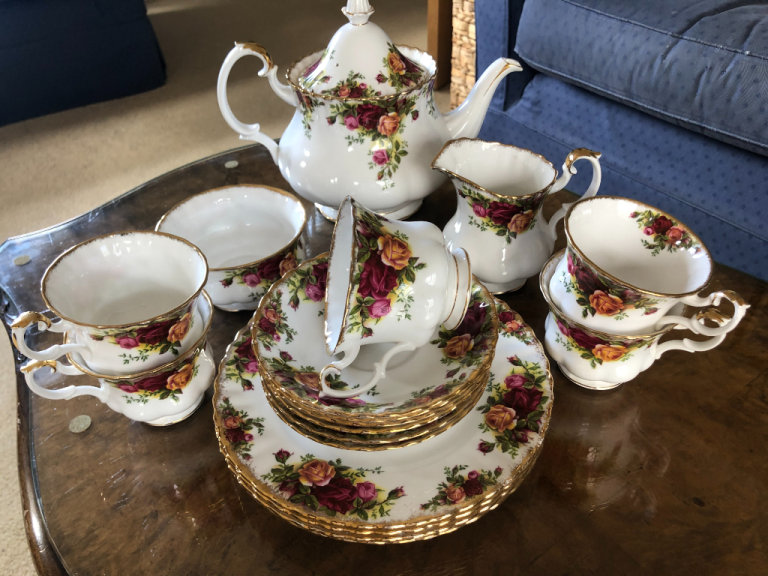 Royal Albert - Old Country Roses, Vintage Fine Bone China Tea Set