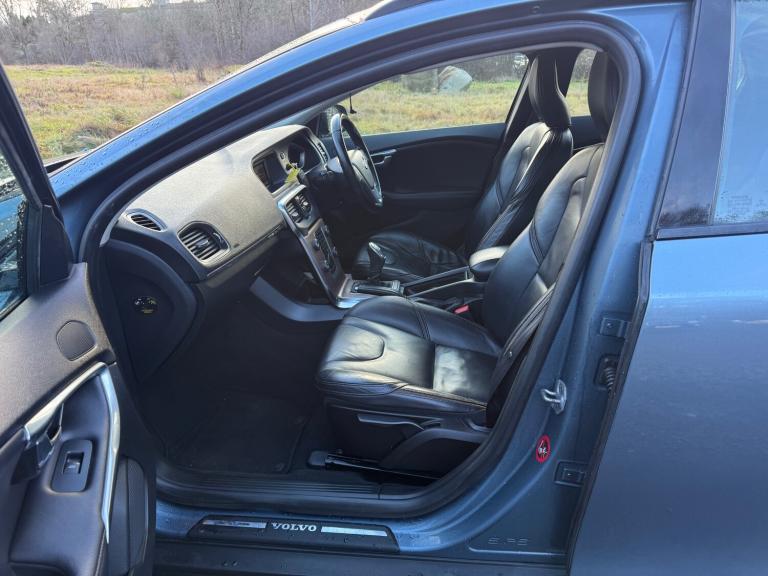 2013 Volvo V40 D2 Cross Country Lux 5dr HATCHBACK Diesel Manual