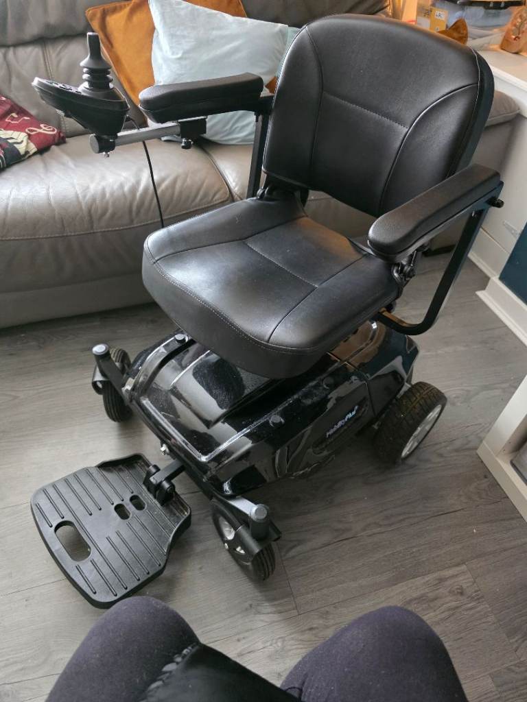 Electric wheelchair