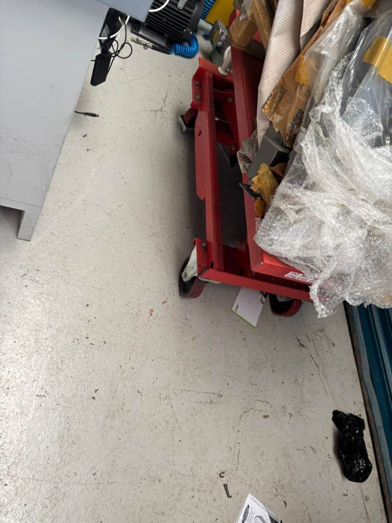 S100 / 1000kg manual hydraulic scissor lift table-used