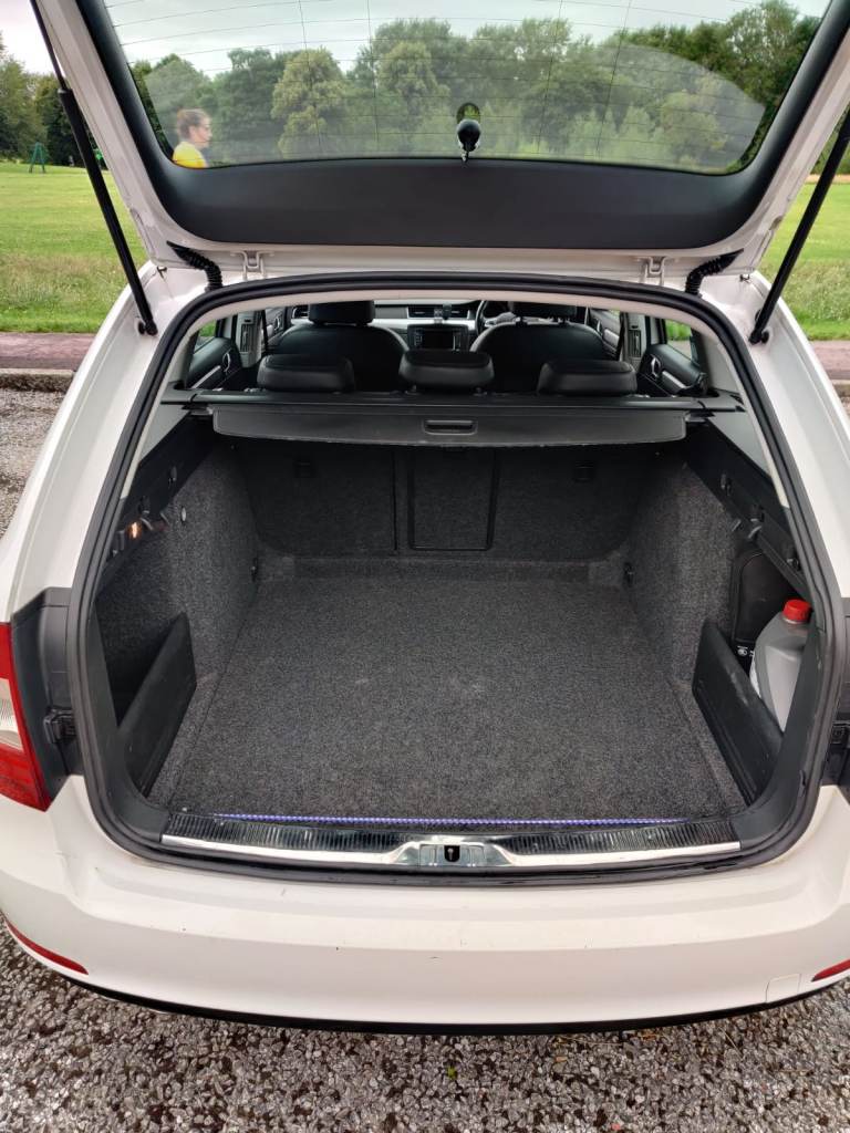 Skoda, SUPERB, Estate, 2014, Manual, 1968 (cc), 5 doors