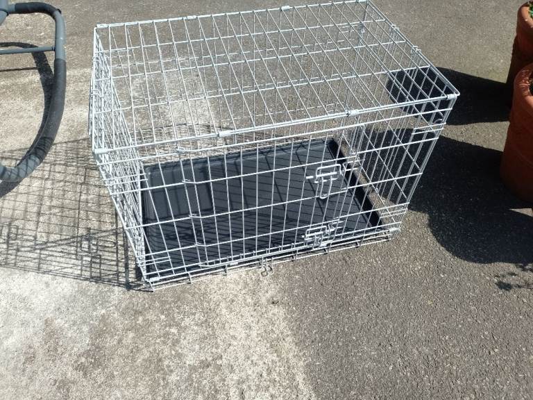 Brand New Medium Size 2 Door Metal Dog Crate with Removable Tray 